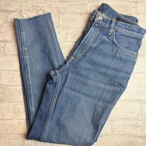 Rag & Bone Distressed Raw Hem Slim Leg Jeans  Size 28 EUC😍